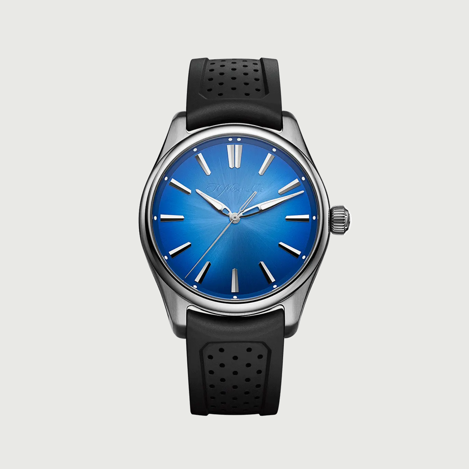 H. Moser & Cie. Pioneer Centre Seconds watch with an Arctic Blue fumé dial and black rubber strap